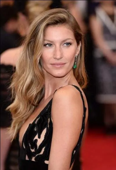 Le mannequin populaire des Anges de "Victoria's Secret", Gisele Bündchen, a pris sa retraite cette année, à 34 ans ! Puisqu'elle est aussi née en juillet, c'était inévitable de la mettre dans ce quiz. Sa date de naissance est :
