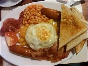 Dans un quiz précédent, j'ai parlé du black pudding entrant dans la composition du petit déjeuner anglais, ici, j'annonce du white pudding. De quelle origine est-il ?