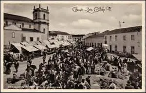 J'ai poussé jusqu'au Portugal quelque temps après. Le petit déjeuner que l'on prend assez tard peut être très différent selon les endroits. Je vous fais partager l'un des plus rustiques que j'ai pris en campagne du côté de Vila Nova de Ourém.