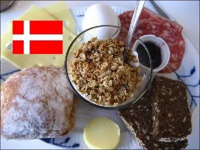 Vous aurait-on dépêché le chambellan de la reine pour vous servir... mon prince ?