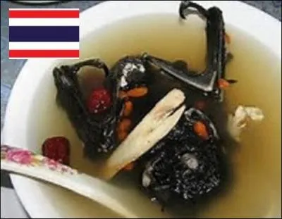 Que vous apprêtez-vous à savourer avec un bouillon goûteux pour faire descendre le tout ?