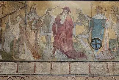 Nous visiterons maintenant la petite église Meslay-le-Grenet qui possède des peintures murales dont une rare "Danse macabre" du XVème siècle, dans quel département serons-nous ?