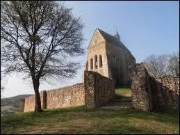Voici la chapelle de Vauguillain, à Saint-Julien-du-Sault. Village de l'arrondissement de Sens, il se situe en région ...