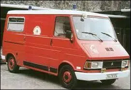 Au feu les pompiers ! De quel fourgon disposent-ils sur cette image ?
