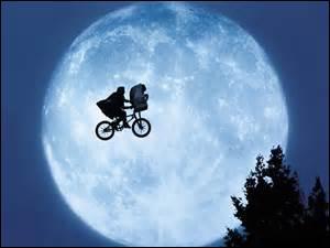 En quelle année le film "E.T. l'extra-terrestre", réalisé par Steven Spielberg, est-il sorti ?