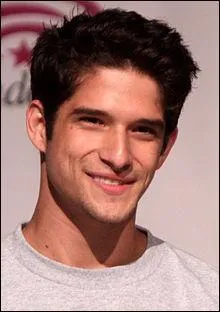 Qui joue le rôle de Scott McCall ?
