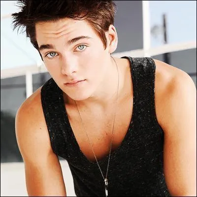 Qui est ce magnifique 1re année qui arrive dans l'épisode 2 ?