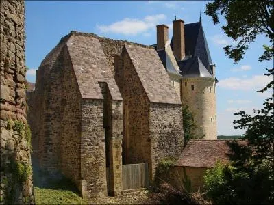 Quel département ne touche pas à celui de la Mayenne ?