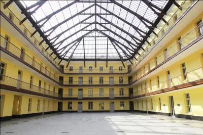 De ces quatre départements, lequel n'est pas limitrophe de celui de l'Aisne ?