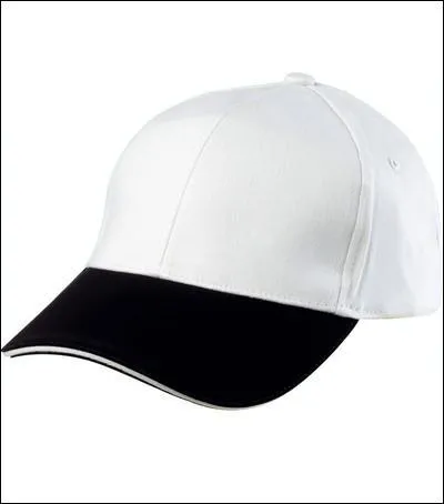 Noire et blanche, beige, rouge... Ce personnage a déjà arboré une belle collection de casquettes dans la série ! (Surtout dans les premières saisons, un peu moins maintenant). Il s'agit de :