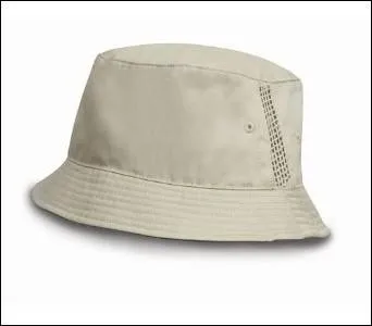 Notre personnage a toujours cet objet sur la tête, ce qui lui donne toujours l'air d'être fin prêt pour une petite partie de pêche ! Il s'agit de :