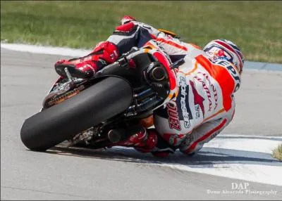 Il a le record de la moto la plus inclinée, mais à combien de degrés ?