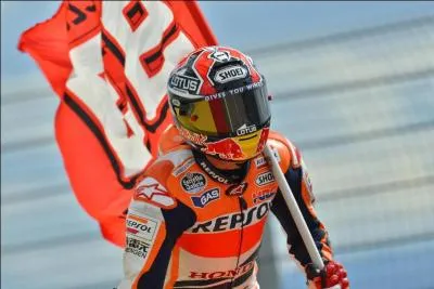 Dans quelle catégorie est-il double champion ?