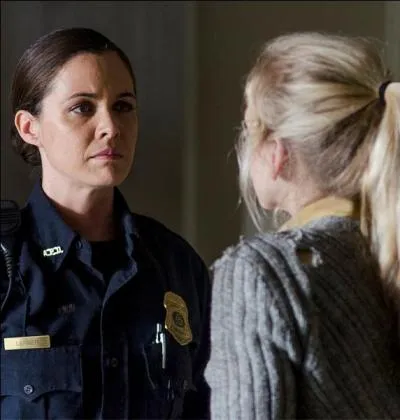 L'échange a donc lieu dans le couloir de l'hôpital. Mais quand Dawn réclame Noah en échange de Beth, que fait cette dernière ?