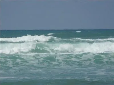 Combien de départements ont un accès direct à l'océan Atlantique ?