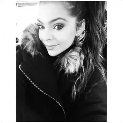 Dans quelle chanson y a-t-il la phrase "j'essaie de mettre un nom sur ce qui n'en a pas" ?