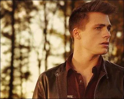 Comment se nomme ce personnage qui n'appara&icirc;t plus depuis la saison 3, il est interpr&eacute;t&eacute; par Colton Haynes ?