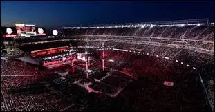 Combien de personnes sont venues à Wrestlemania 31 ?