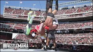 Dans le Kickoff de Wrestlemania 31, quelle équipe a remporté le match Fatal 4 Way Tag Team Match ?