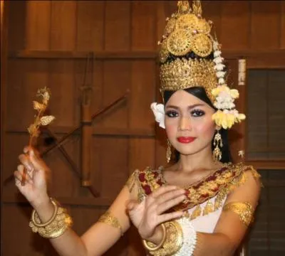 Ils barattèrent ensemble la mer à la recherche du ou de la :