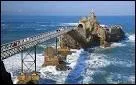 Biarritz possède un site emblématique, le rocher de la Vierge et abrite le siège de la Surfrider Fondation Europe. Ses habitants sont ...