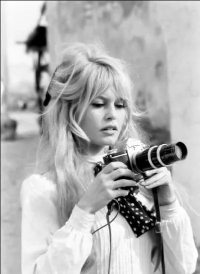 Mais si, elle aussi meurt dans ce film !