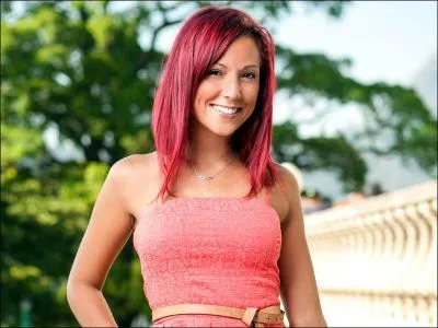 Quelle coupe Barbara va-t-elle se faire pour son clip ?