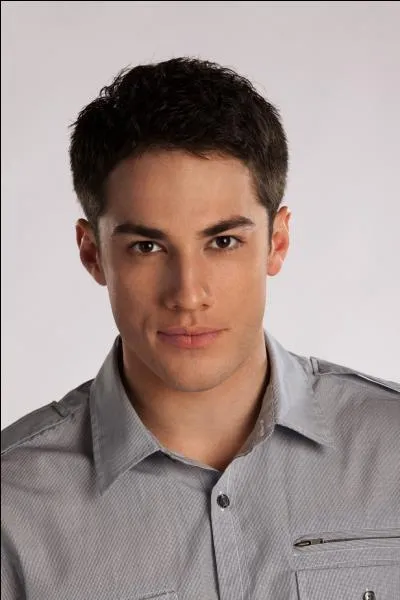 Tyler Lockwood est :