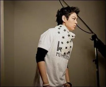 Quelle star, Top considère-t-il être sa noona et a fait des nombreuses apparitions ?