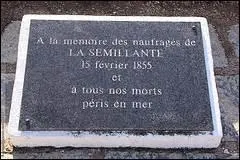 Figurez-vous six cent cadavres, en tas sur le sable, pèle-mèle avec les éclats de bois et les lambeaus de toile 
Combien comptez-vous de fautes ?
