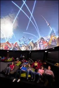 Le "Dôme des rêves" est l'une des nombreuses nouveautés 2015.
Combien de temps dure son spectacle ?