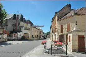 Nous flânons dans les rues de Saint-Germain-du-Bel-Air. Commune midi-pyrénéenne, elle se situe dans le département ...