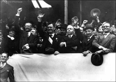 Pour finir je voudrais vous dire deux mots : bonne chance. Dites-moi, que s'est-il passé en 1936 ?