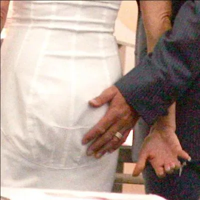 Quelle main a quelqu'un qui a tendance à poser sa main là où il ne devrait pas, qui a tendance à avoir des gestes déplacés à l'égard d'une autre personne ?