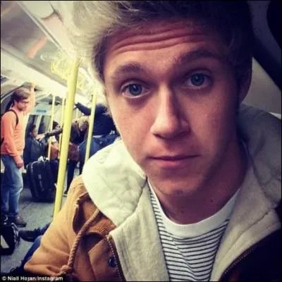 Comment s'appelle le blond ?