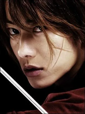 Ce film nous raconte les aventures du rônin le plus connu du monde des mangas, celui qui a une cicatrice en forme de X sur la joue... Il s'agit de :