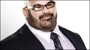 Quel est ce commentateur et ancien catcheur qui s'appellait "Tensaï" ?