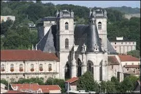 Nous partons maintenant en Lorraine, &agrave; la d&eacute;couverte de la ville de Saint-Mihiel. Pour ce faire, nous devons nous rendre dans le d&eacute;partement ...