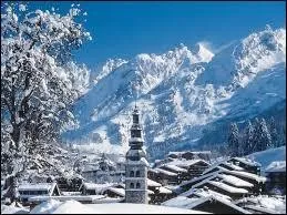 Mon premier était une idole en or chez les Hébreux, mon second est une vallée creusée par une rivière en montagne et mon tout est un département...