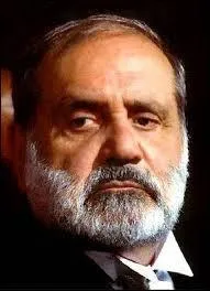 Mon premier est le milieu d'une aiguille, mon second est un humoriste iconoclaste à l'humour incisif prénommé Jean et mon tout est un département célèbre pour...