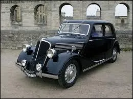 Pouvez-vous me donner le nom de cette voiture ?