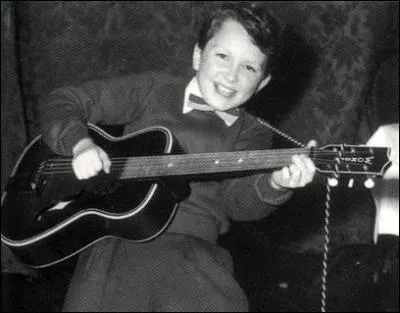 Il est le guitariste de la montgolfi&egrave;re. Quel est son nom ?