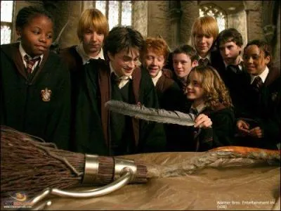 Quel balai Harry reçoit-il dans Harry Potter et le prisonnier d'Azkaban ?