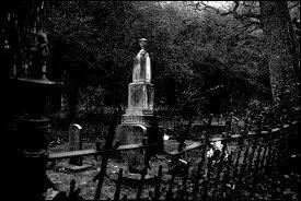 Vers quelle période est apparu le mouvement "gothique", fameux courant de contre-culture ?