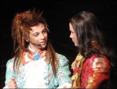 Dans quelle comédie musicale s'est-il fait connaître ?