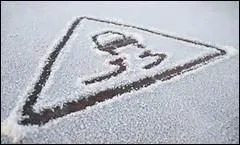 Hiver et contre tout, je poursuis cet étrange questionnaire hors saison, et je dérape ! 
Quelle expression de sens proche ai-je détourné ?