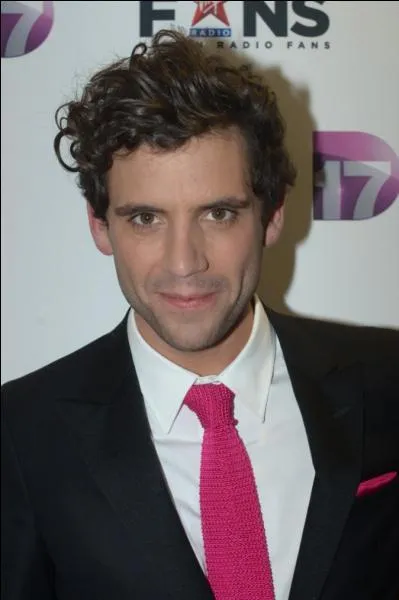 En 2012, Mika sort un album contenant quatre titres en français, dont celui-ci :
