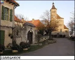 Je vous emmène à Lunegarde, commune midi-pyrénéenne située dans le département ...