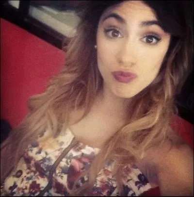 Quel âge a-t-elle en 2015 ?