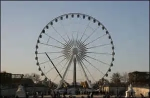 "Voiture - vélo - barque - moto - bus". Quel est l'intrus ?